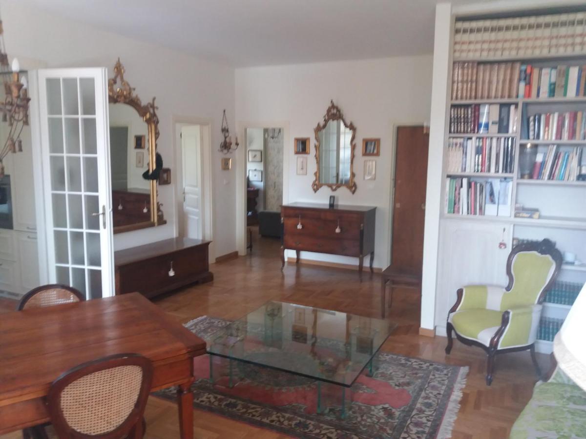 Relais Lola Apartment โบโลญญา ภายนอก รูปภาพ