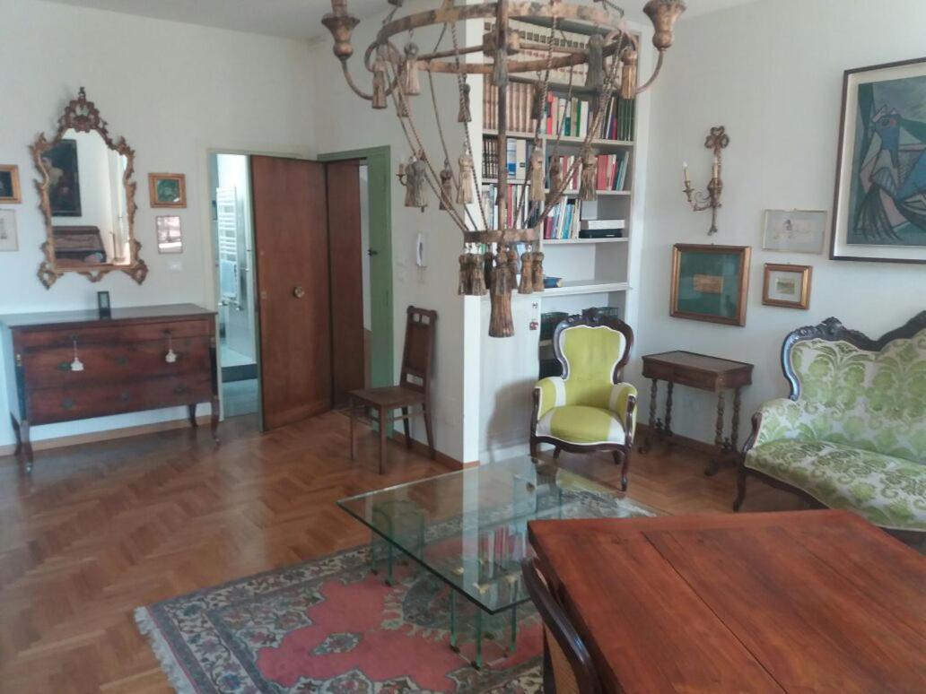 Relais Lola Apartment โบโลญญา ภายนอก รูปภาพ